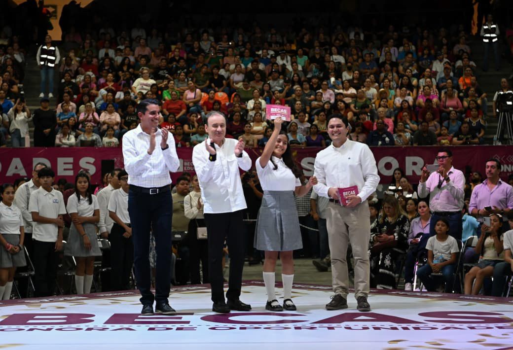 Gobernador Alfonso Durazo invita a los estudiantes a participar  3n la convocatoria de becas públicas  para nivel básico 