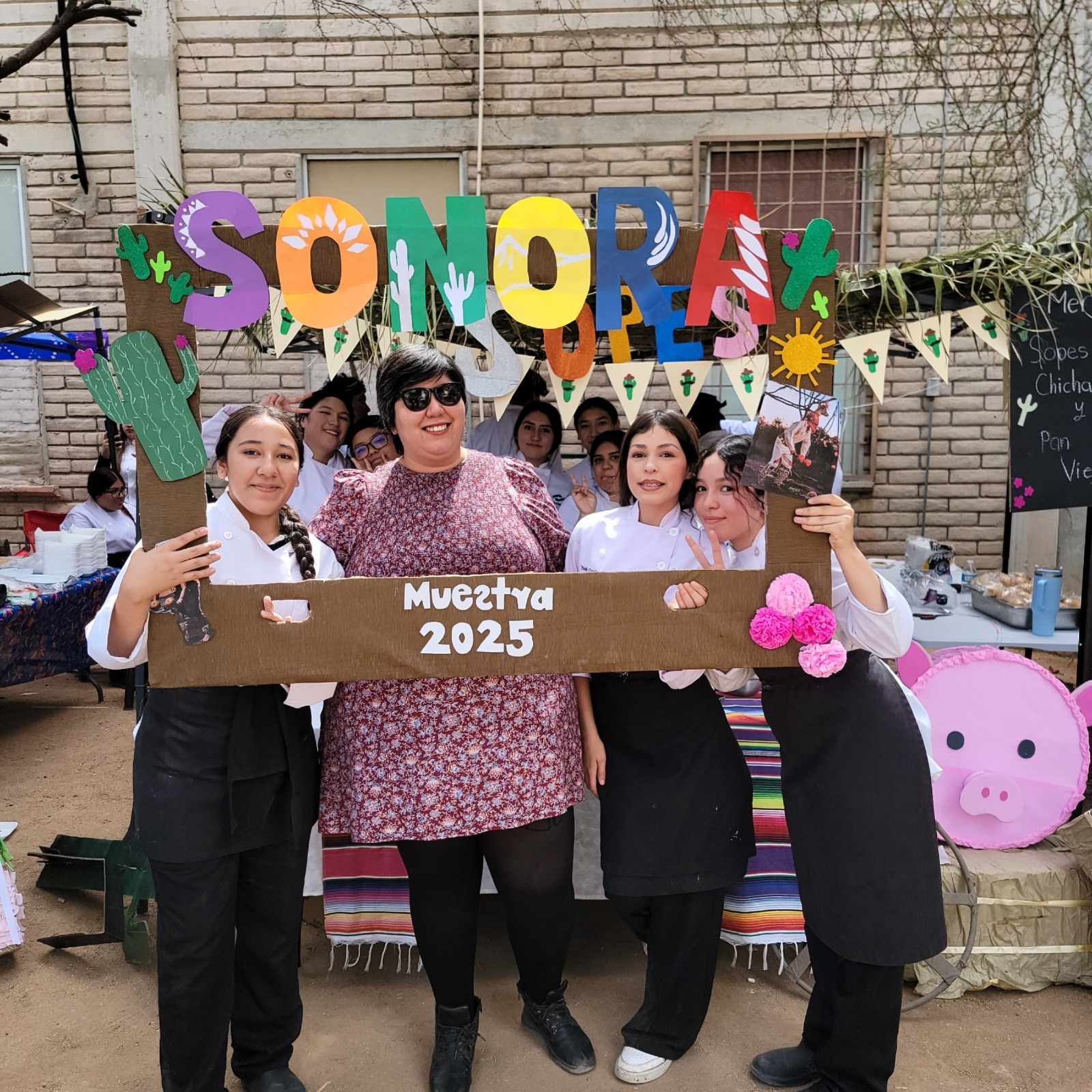 Alumnado de Conalep Sonora recrea sabores ancestrales en festival gastronómico 