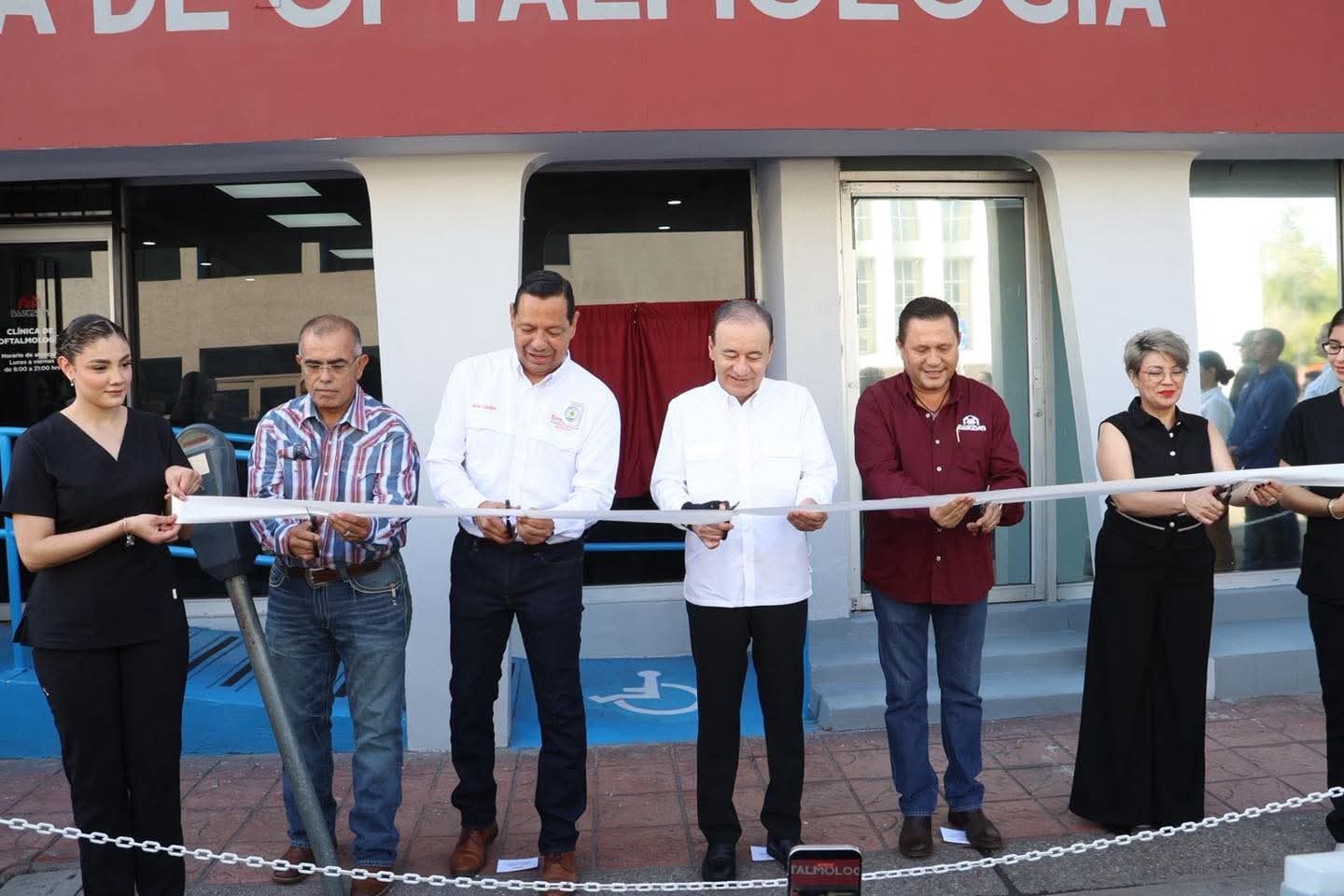 Inauguración de la Clínica de Oftalmología de ISSSTESON 