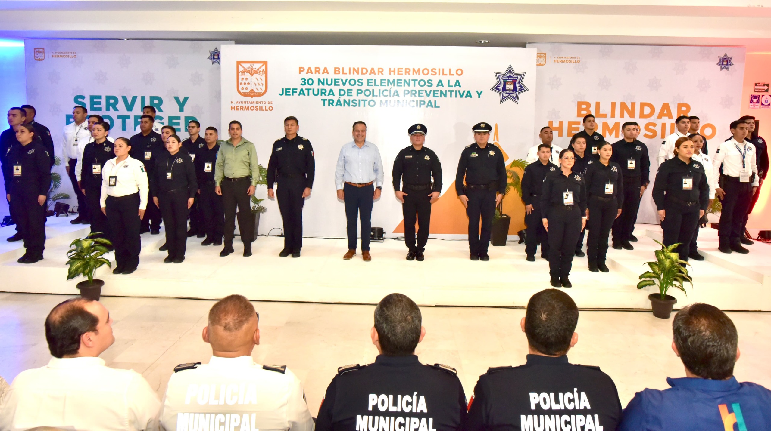 Refuerza Toño Astiazarán acciones en seguridad con nuevos agentes a la Policía Preventiva y Tránsito Municipal 