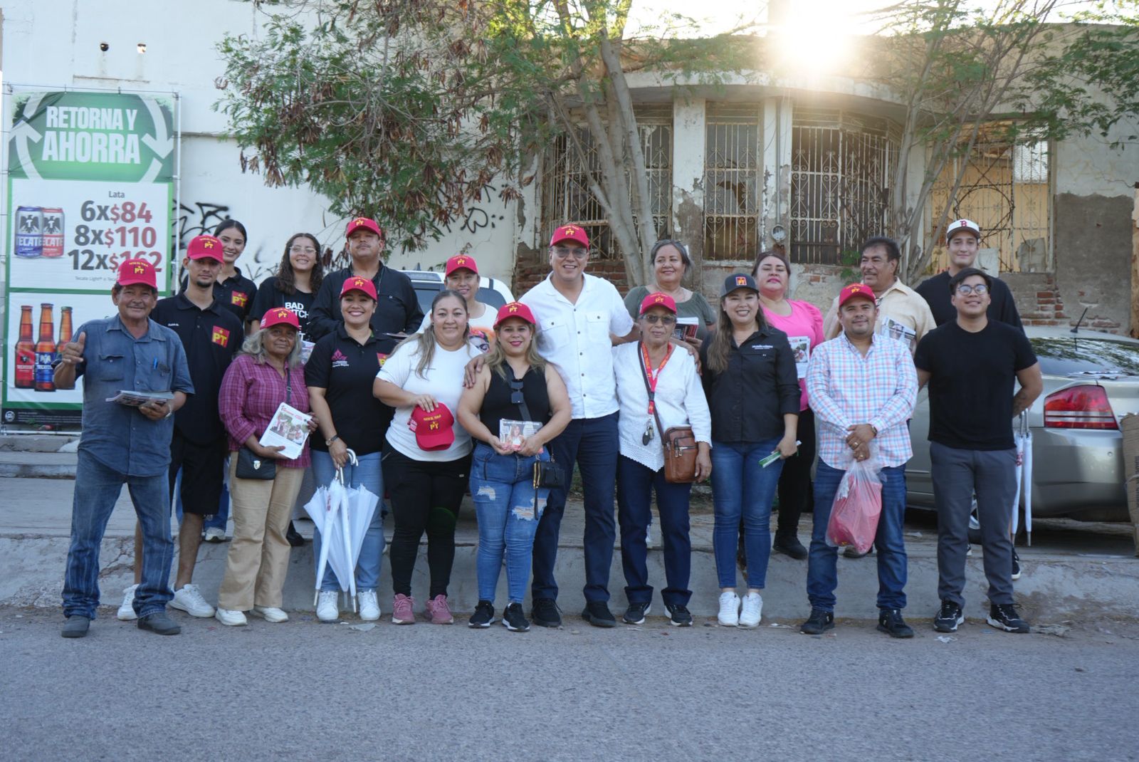 El diputado Ramón Flores sigue apoyando a su gente en Guaymas 