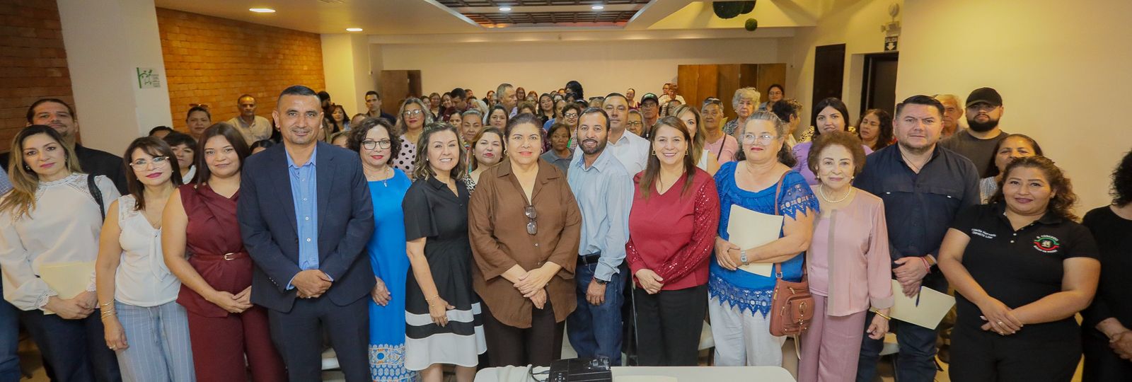 El Congreso de Sonora socializa con caborquenses Ley de Tarifa Social