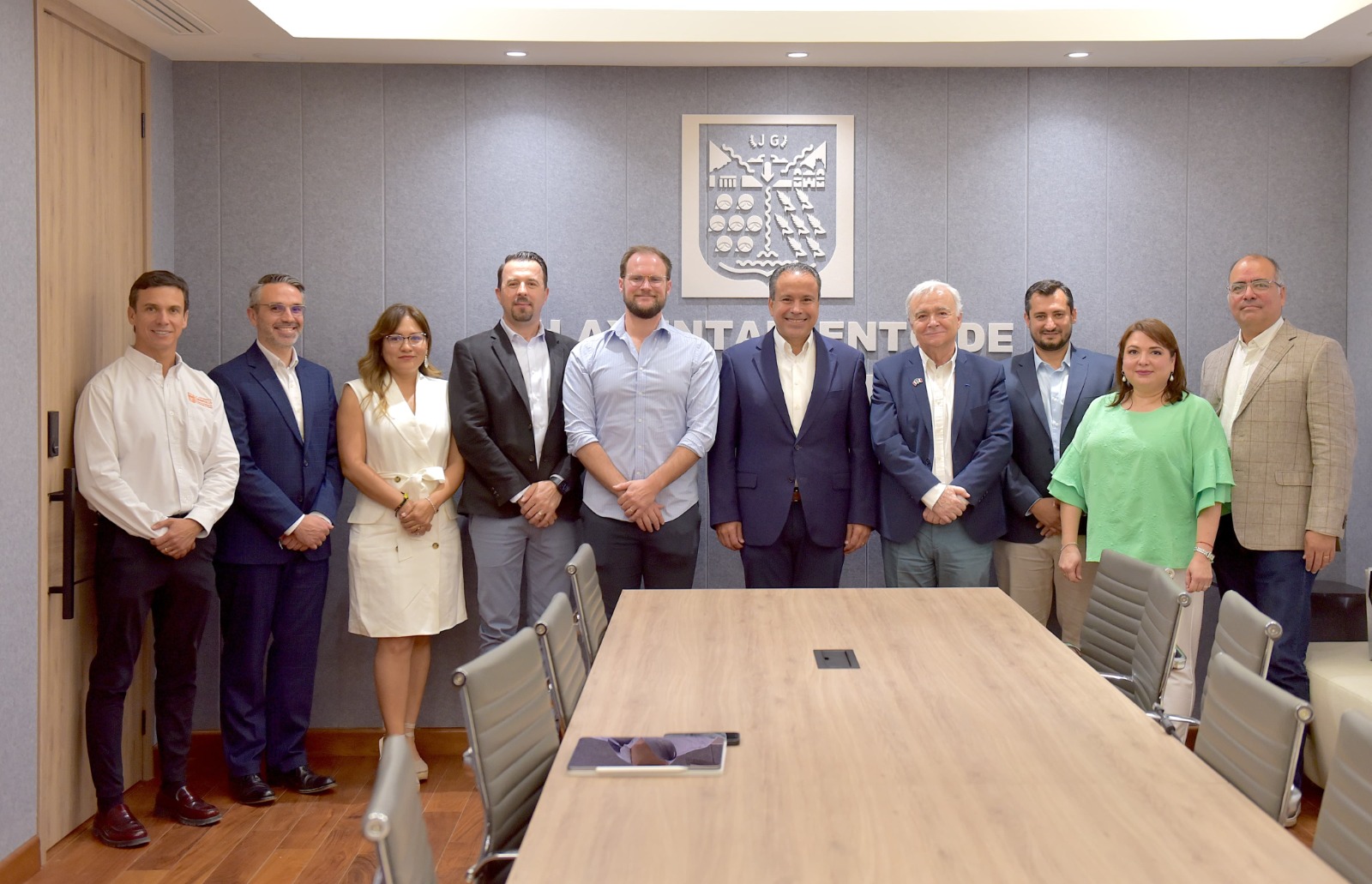 Antonio Astiazarán se reunió con Thierry Calmus, Cónsul Honorario de Francia en Hermosillo:  Fortalecer los lazos comerciales, educarivos,  y culturales 