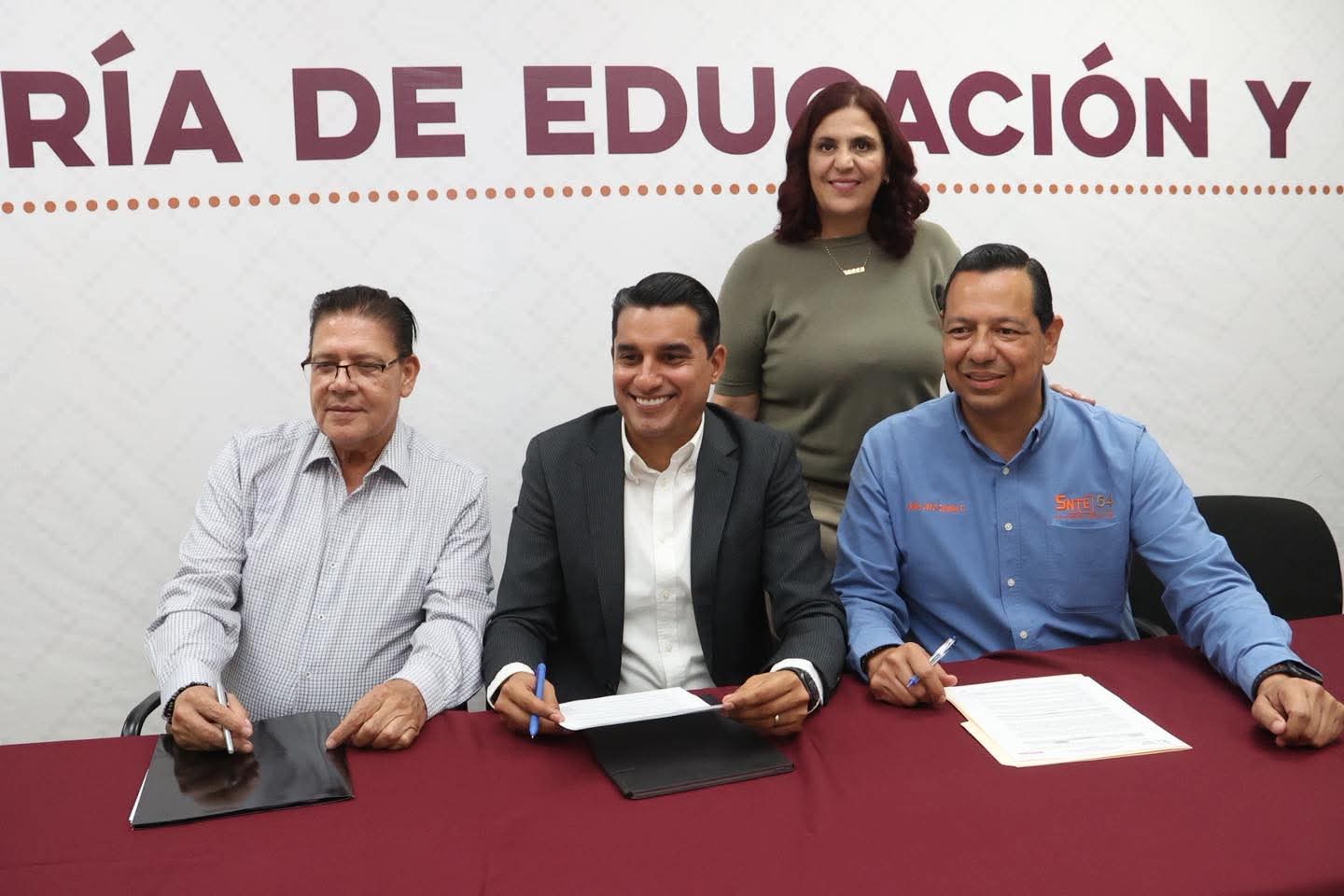 SEC Y SNTE participaron en una reunión de trabajo para garantizar la estabilidad loboral