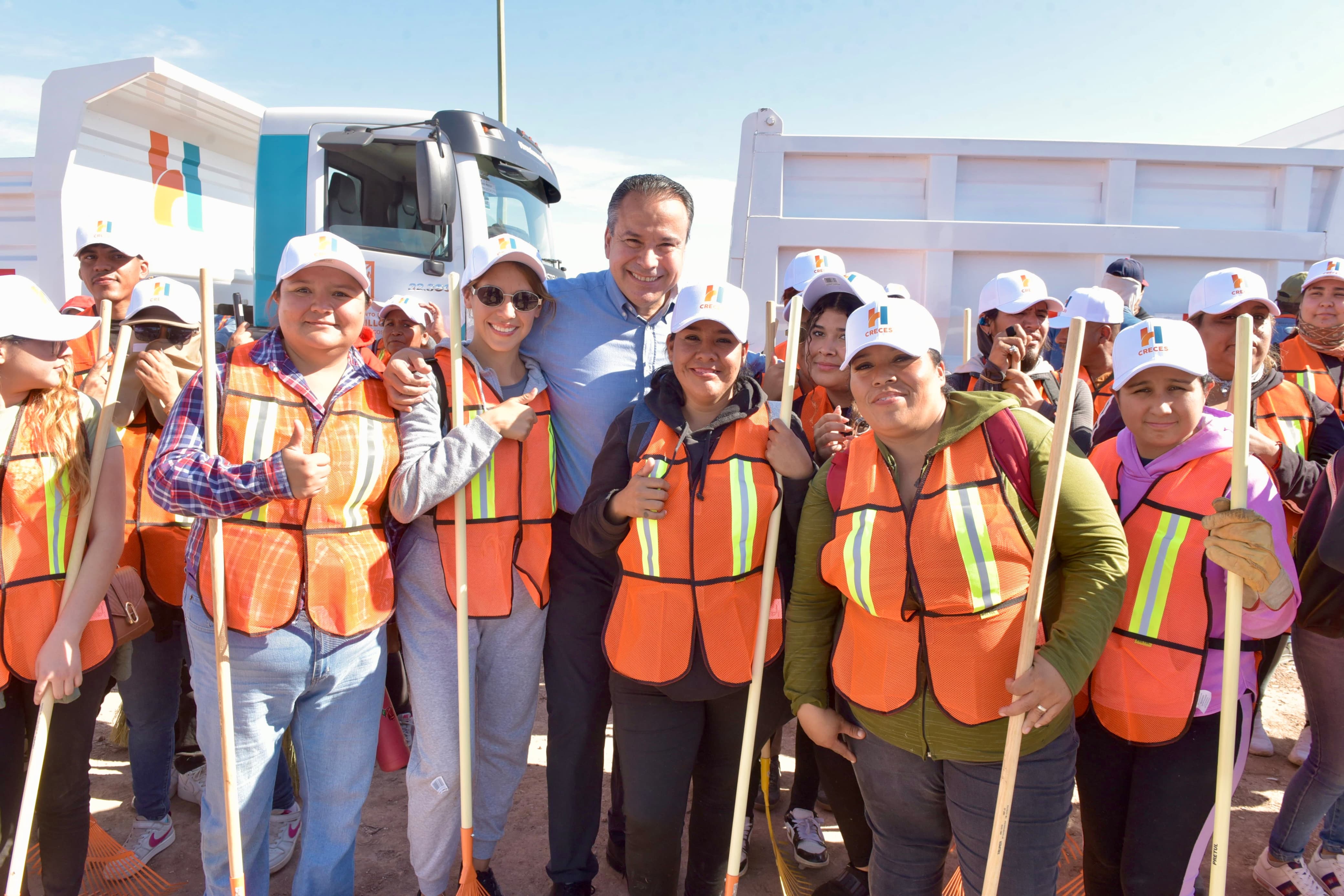 Brinda To&ntilde;o Astiazar&aacute;n empleo temporal a 100  hermosillenses para operativos de limpieza en la salud