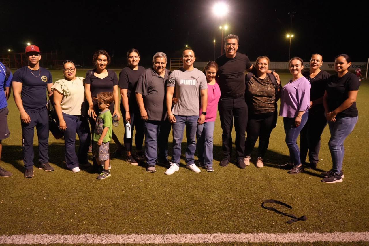 Ram&oacute;n Flores impulsa el deporte en Ures con apoyo a equipos locales 